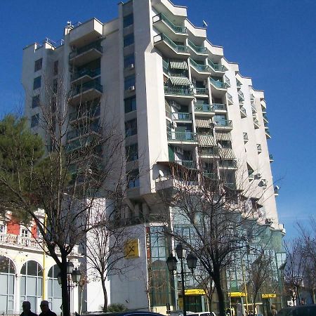 Апартаменти Sun Tower-Center Of Тирана Екстер'єр фото