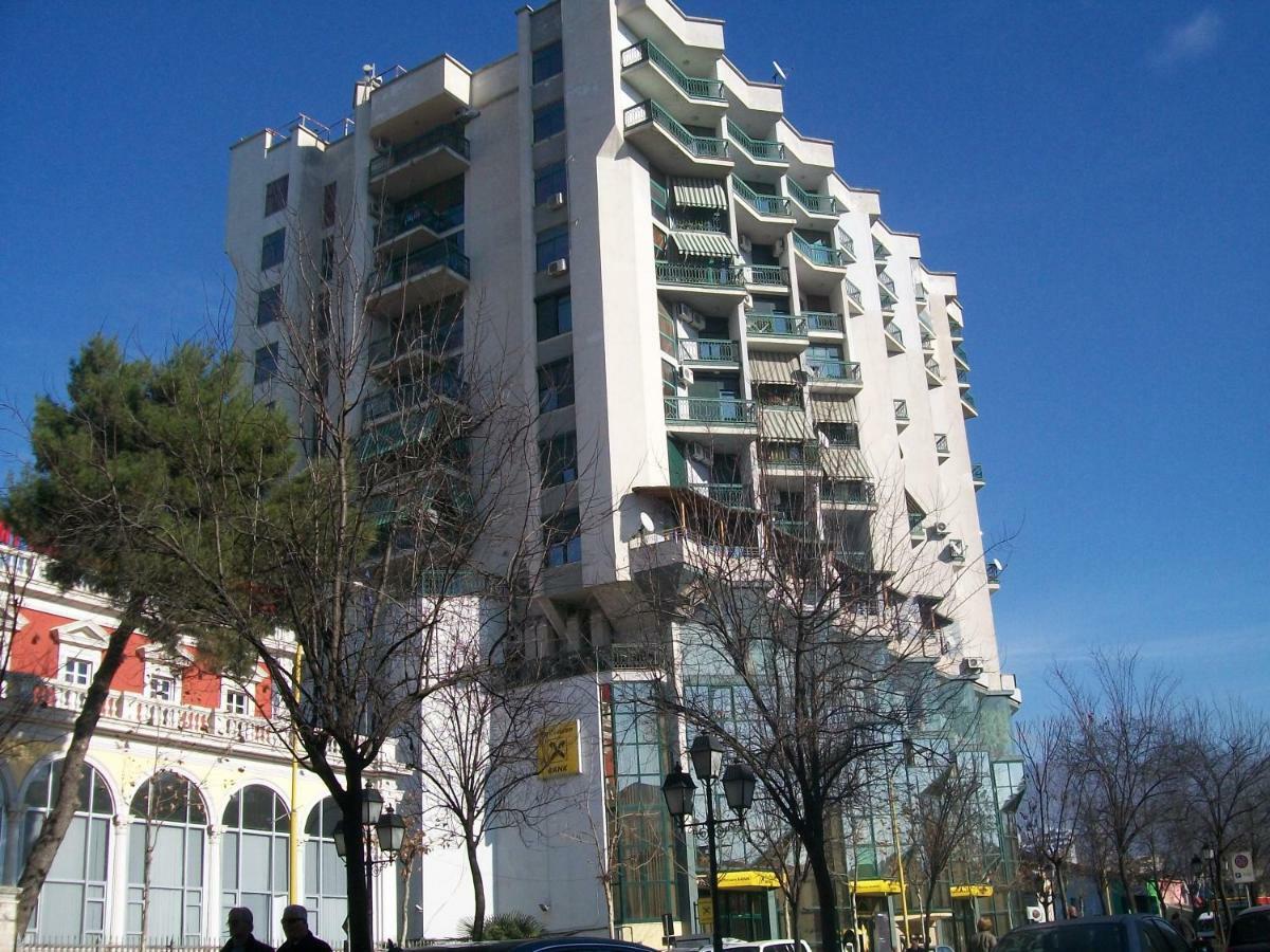 Апартаменти Sun Tower-Center Of Тирана Екстер'єр фото